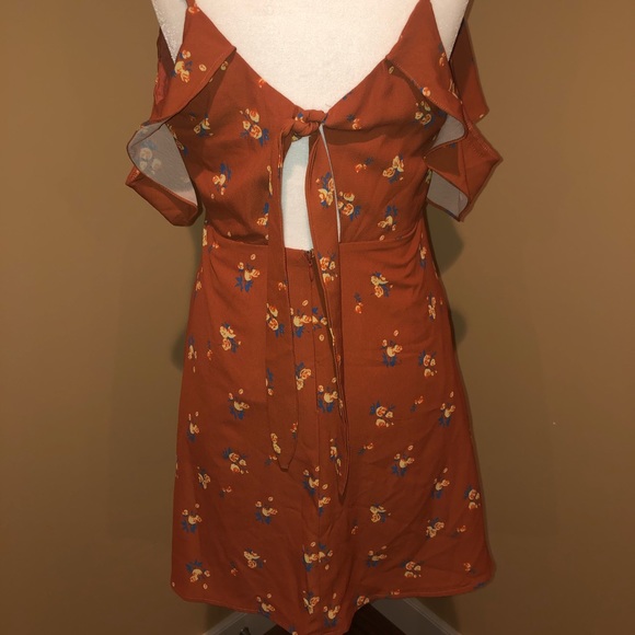 Dress - Picture 4 of 5